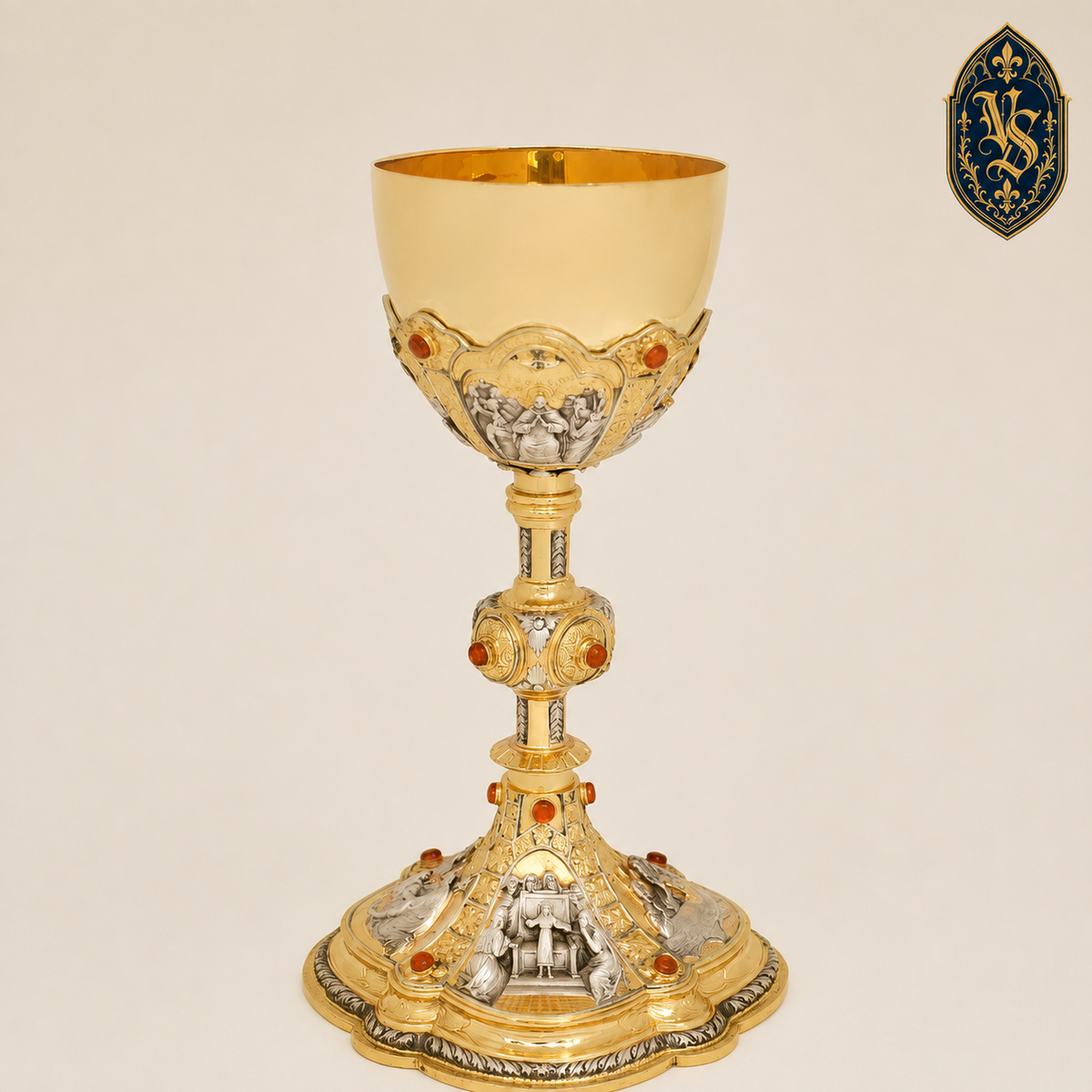 Vergoldeter, reich verzierter Kelch mit Steinen 23,5 cm – KSCM-012