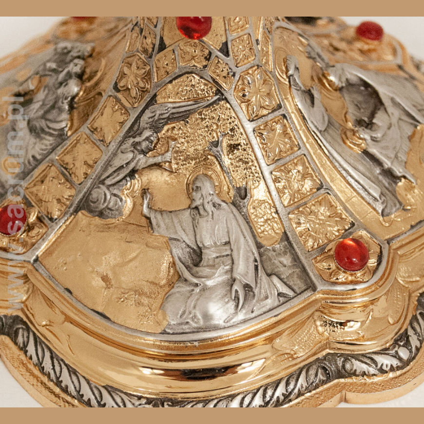Vergoldeter, reich verzierter Kelch mit Steinen 23,5 cm – KSCM-012