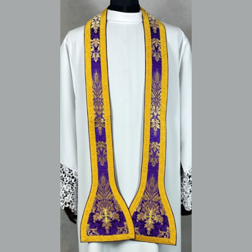 Römisches Messgewand mit Kreuz, Violett