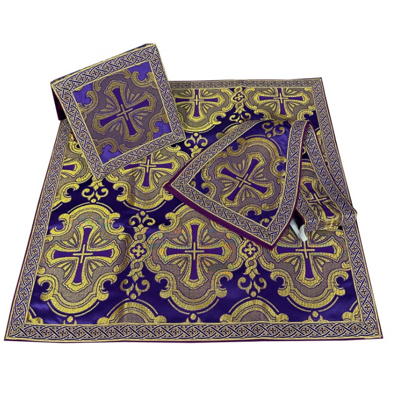Römisches Messgewand mit Kreuz, violett